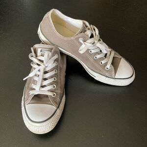 Woman’s Converse Sneakers Gray Size 9 or mens size 7